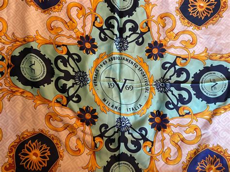 versace 1969 made of polyester
